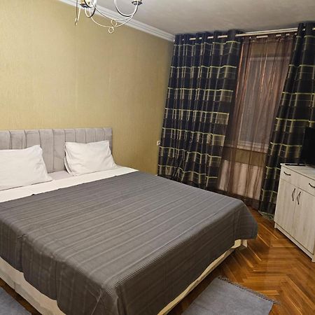 Apartment on Decebal 82/2 Chişinǎu Buitenkant foto