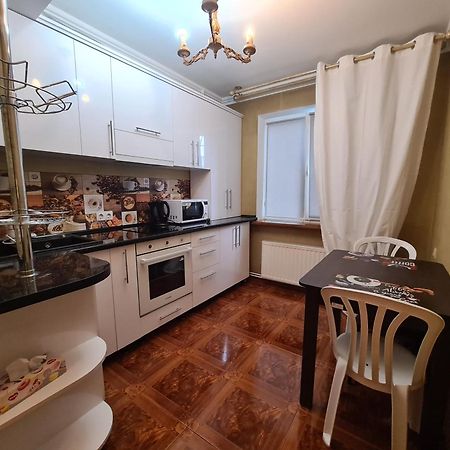 Apartment on Decebal 82/2 Chişinǎu Buitenkant foto
