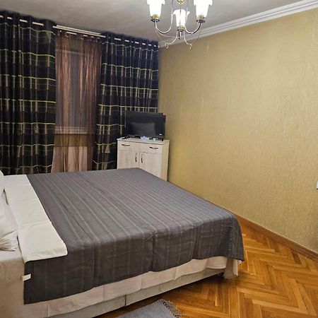 Apartment on Decebal 82/2 Chişinǎu Buitenkant foto